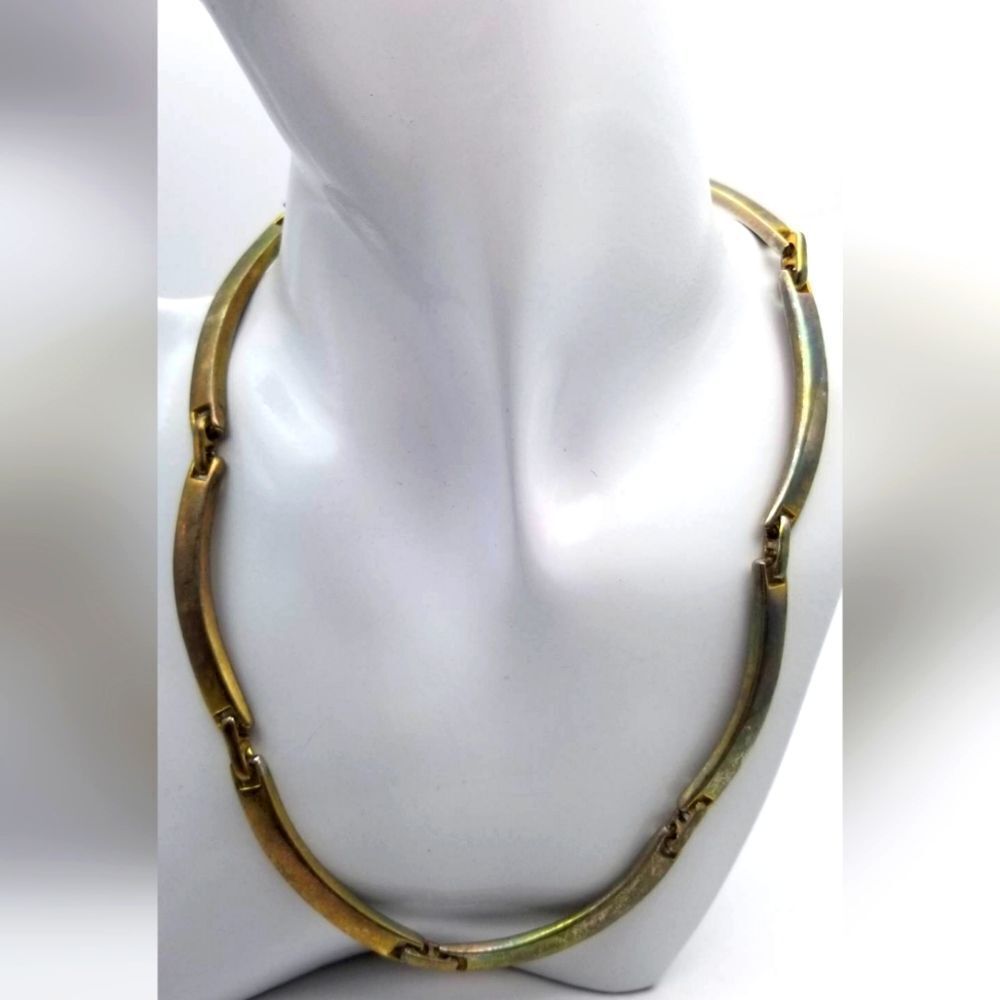 Grandmothers estate gold toned event necklace